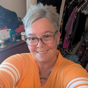Meet your Posher, Debbie